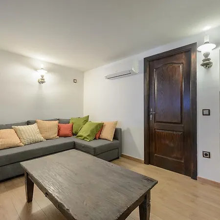 Villa Almond