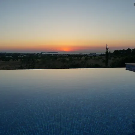 Villa Almond *