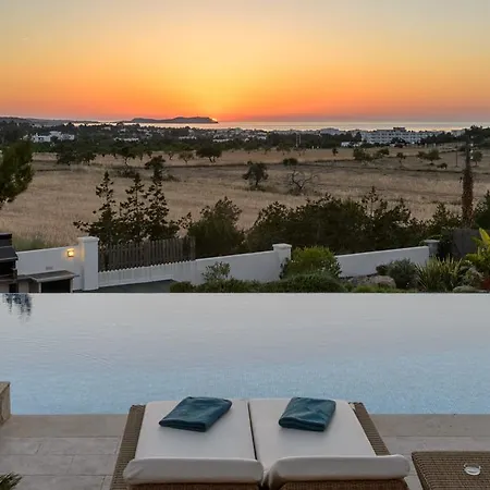 Villa Almond